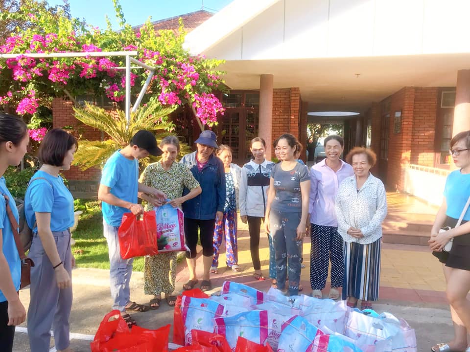 Buổi từ thiện tại làng trẻ SOS của Tuấn Nguyễn