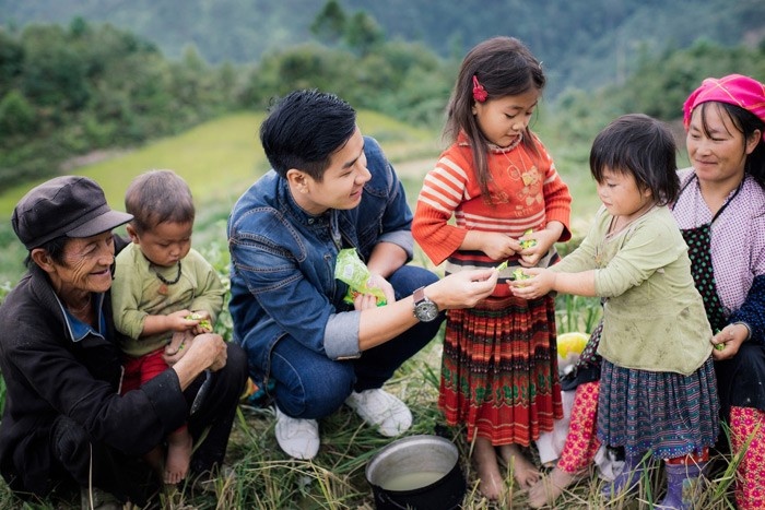 Du lịch Hà Giang mùa lúa chín kết hợp với chuyến đi thiện nguyện