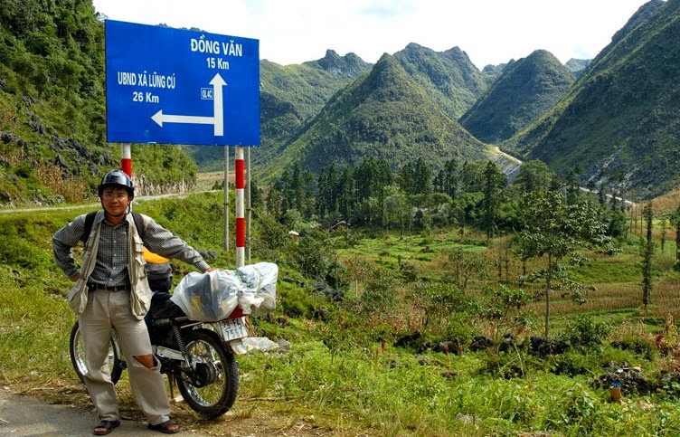 Đường đi du lịch Lũng Cú Hà Giang. Cột cờ Lũng Cú Đồng Văn. Đến Lũng Cú, Đồng Văn, Hà Giang . Cột cờ Lũng Cú Đồng Văn Hà Giang- địa đầu của Tổ Quốc