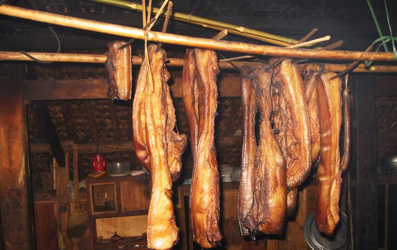 Bắc Hà cũng rất nổi tiếng với món thịt lợn muối