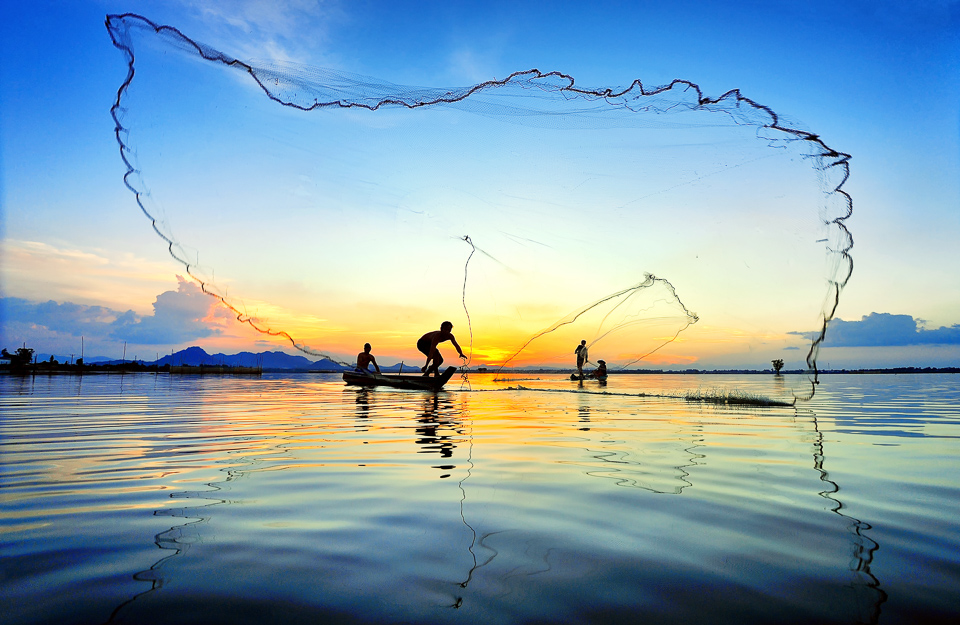 Du lịch biển Kim Sơn Ninh Bình, săn bức ảnh vẻ đẹp của người lao động