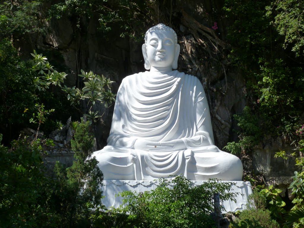 Bức tượng phật chùa Linh Ứng Ngũ Hành Sơn chạm khắc tinh xảo, kỳ công