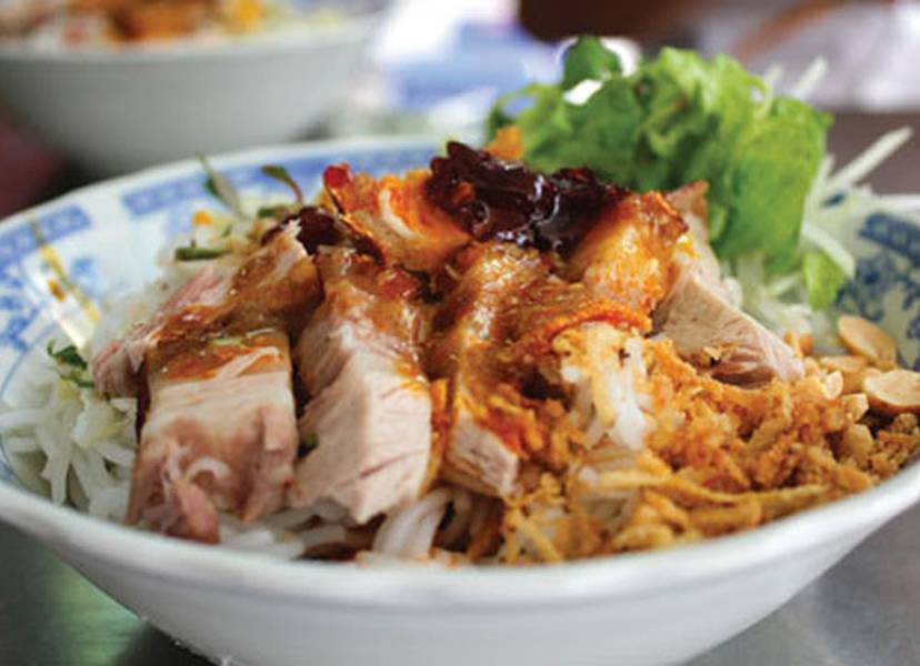 bún mắm thịt quay