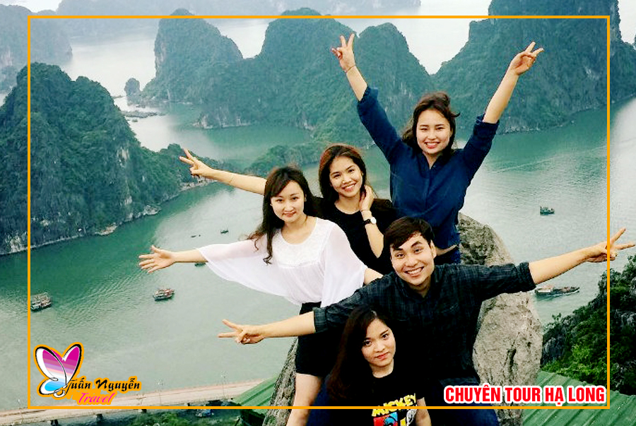 Tuấn Nguyễn Travel trong tour du lịch Hạ Long 1 ngày 