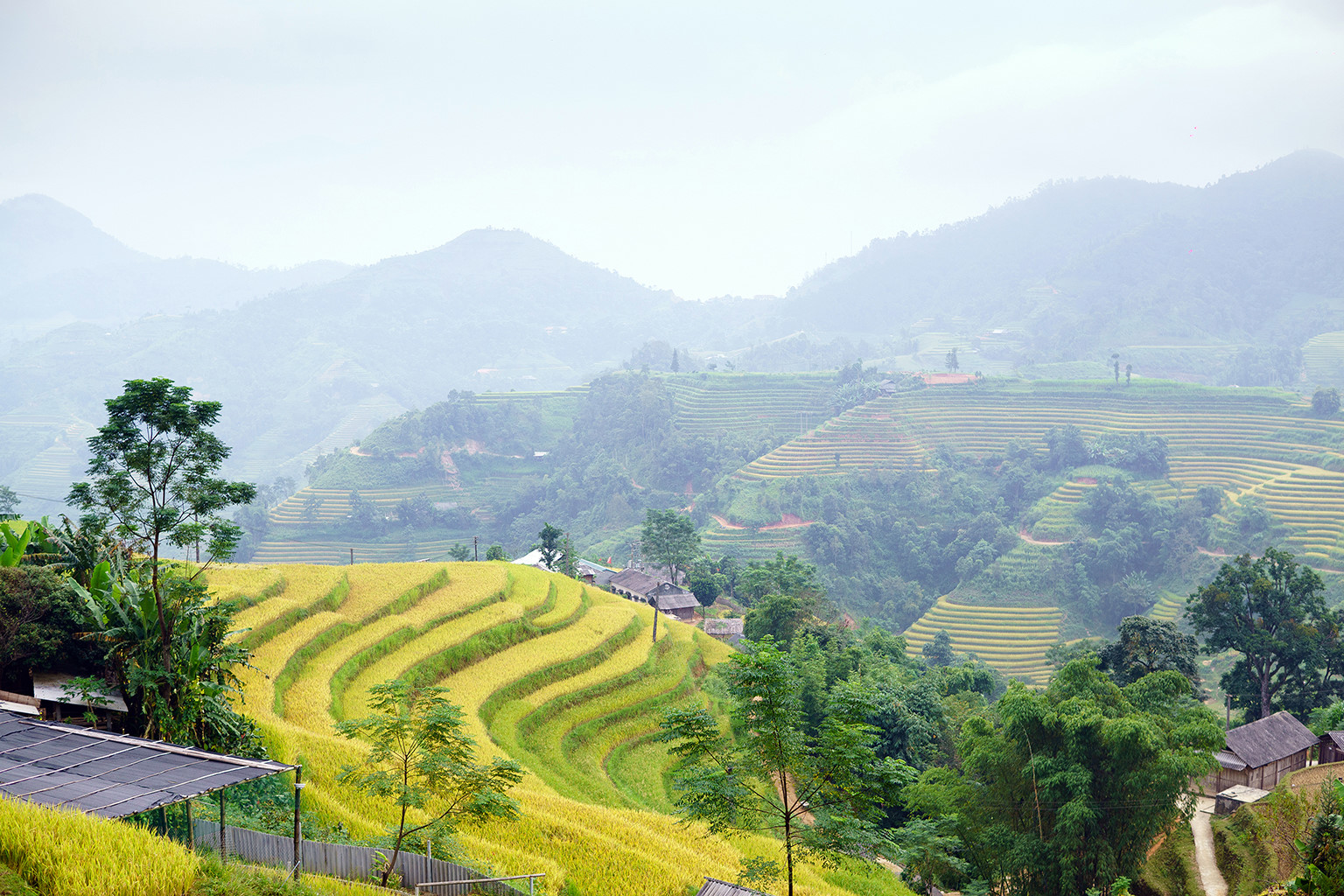 Hoàng Sa Phì nhìn từ trên cao như một bức tranh thơ mộng