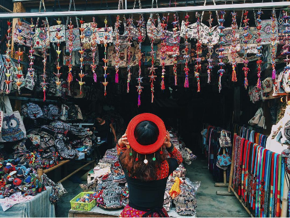 Tham quan khu chợ Mai Châu với sản vật thổ cẩm