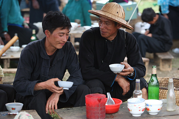 Tình nghĩa của những người dân Hà Giang bên bát rượu ngô