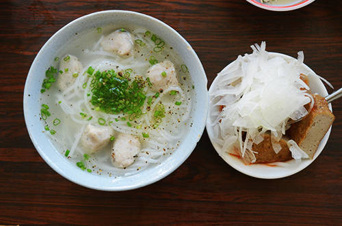 Món bánh canh, 1 trong những món ăn vặt ngon ở Nha Trang