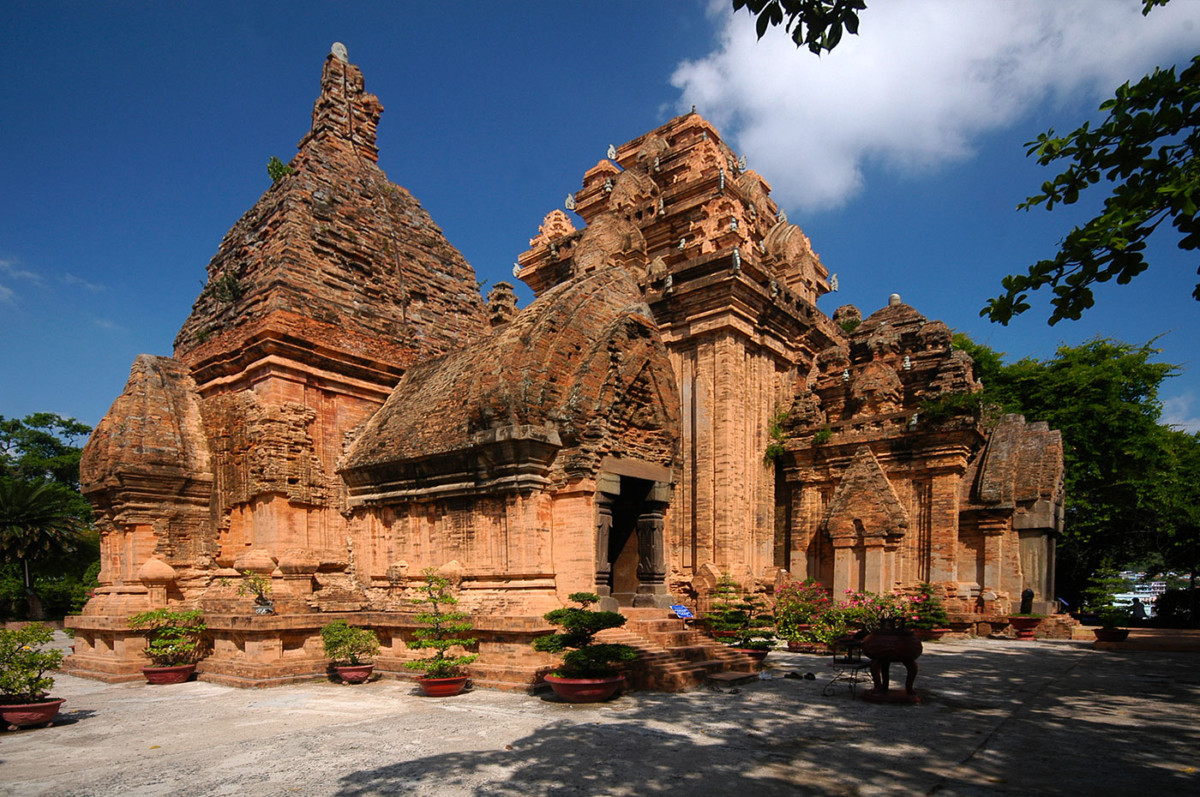 thap ba ponagar