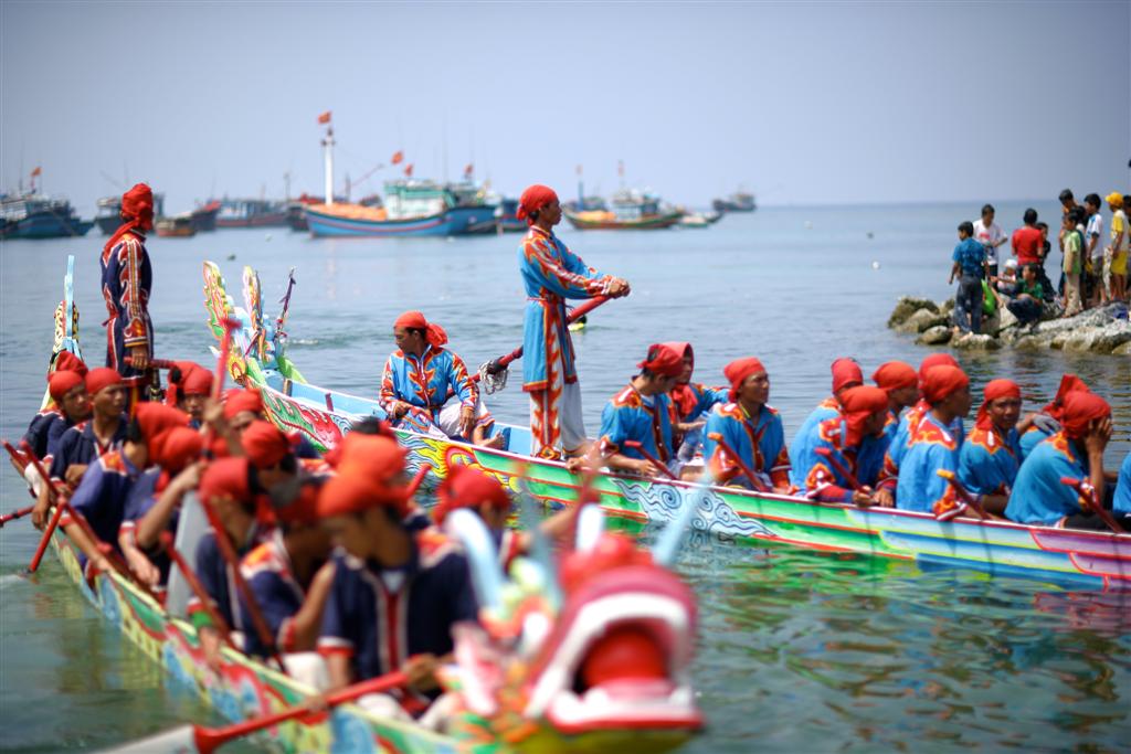 đua thuyền ở lý sơn 