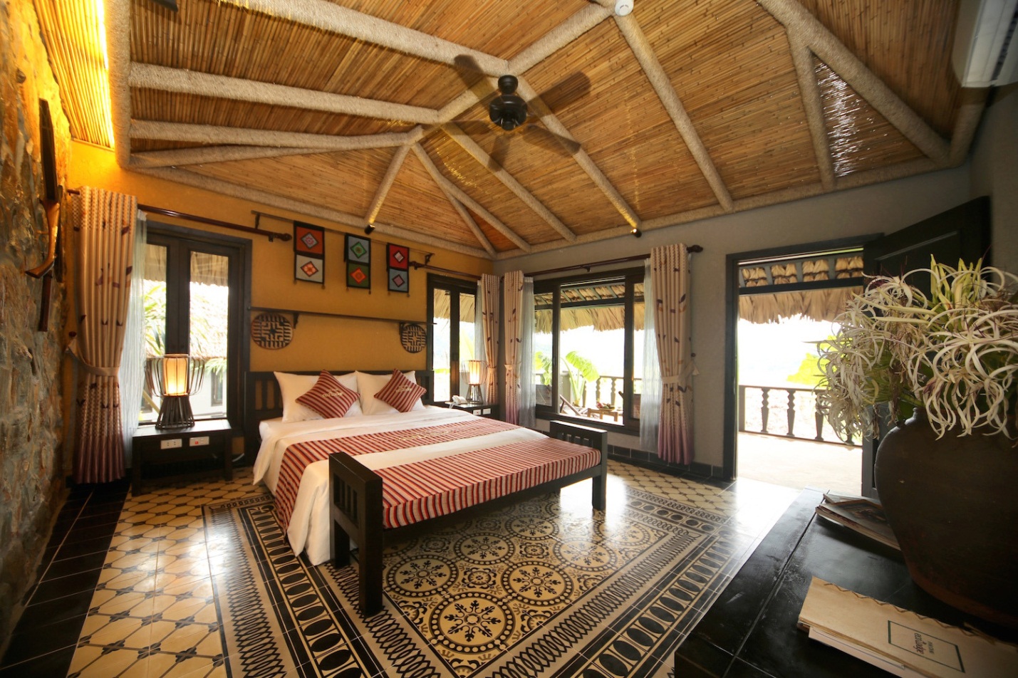 Mai Châu Lodge, một trong khu resort cao cấp nổi tiếng