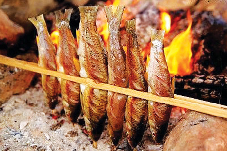 Cá suối nướng, món ăn đặc sản Mộc Châu