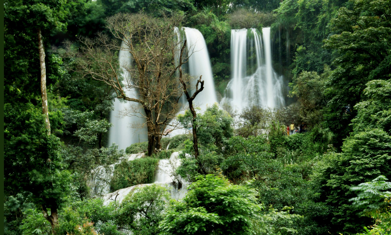 Thiên nhiên hoang sơ của thác Dải Yếm Mộc Châu Sơn La