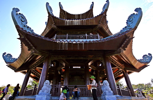 Tháp chuông với đường nét kiến trúc Phật giáo Việt Nam