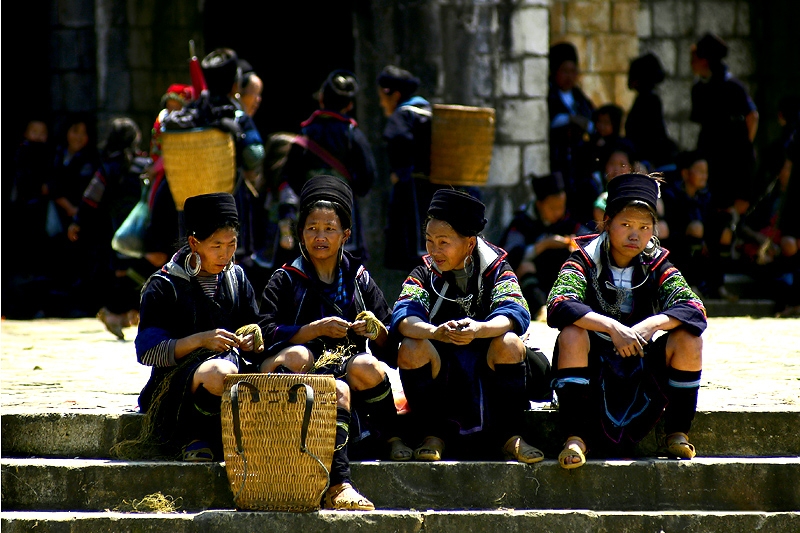 Chợ tình Sapa, địa điểm du lịch lý tưởng tìm hiểu các giá trị văn hóa