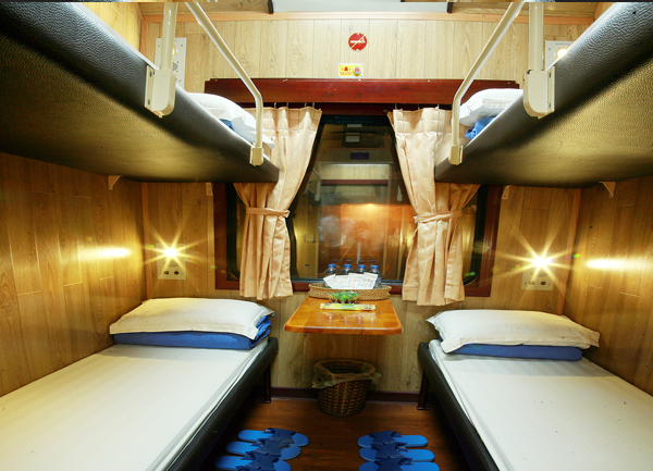 Phòng giường nằm trên tàu hỏa