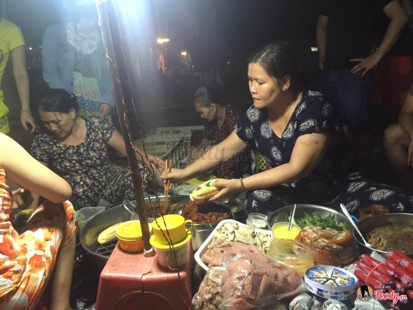 bánh mì đêm Huế